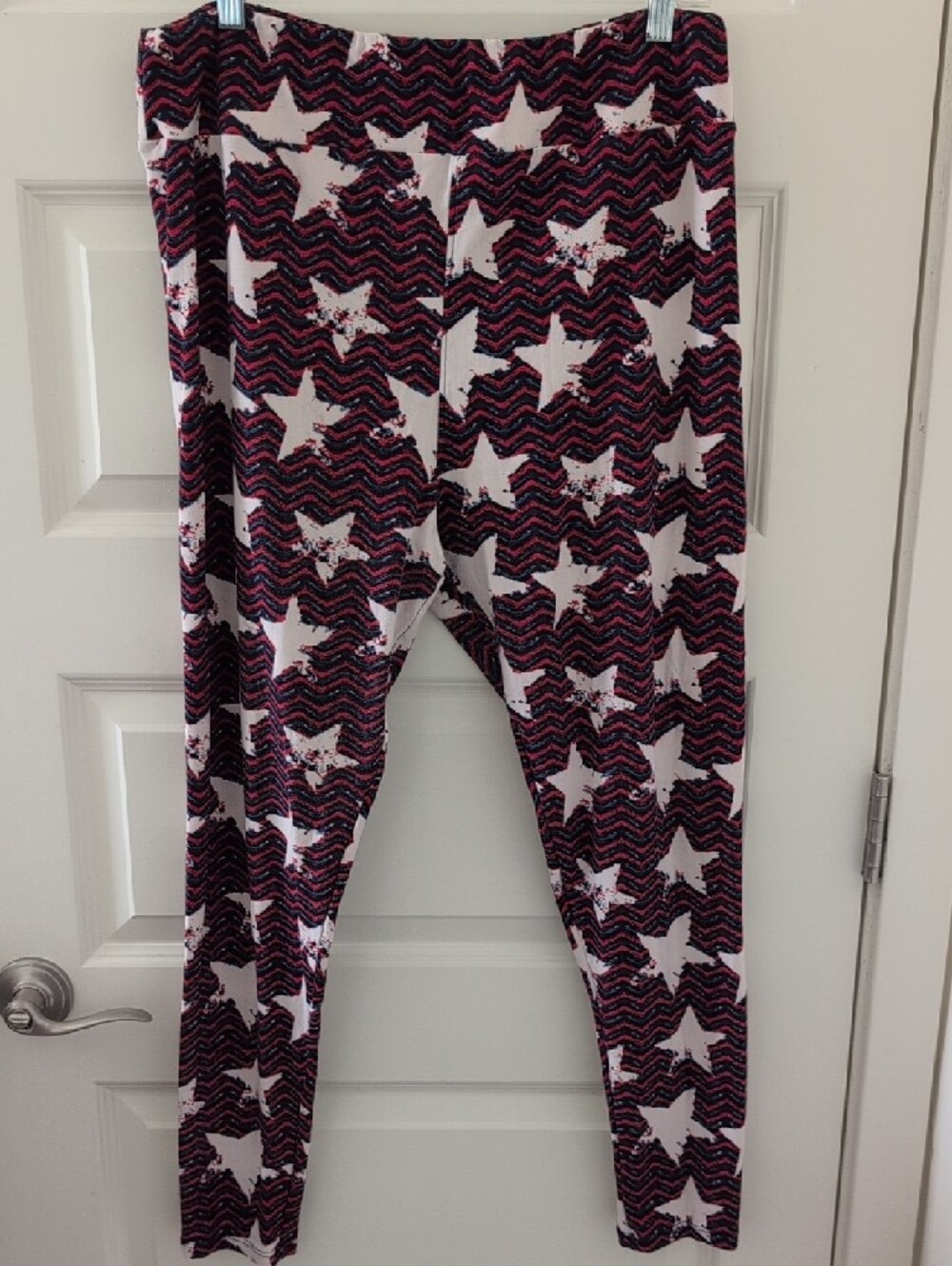 LULAROE Patriotic Chevron Star Print Leggings in Red White and Blue Size TC2